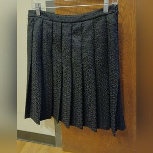 NWOT/ CALVIN KLEIN black pleated textured below the knee skirt